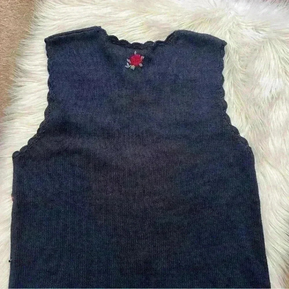 Vintage Capacity Floral and Plaid Bow Knit Vest Large - Picture 6 of 7